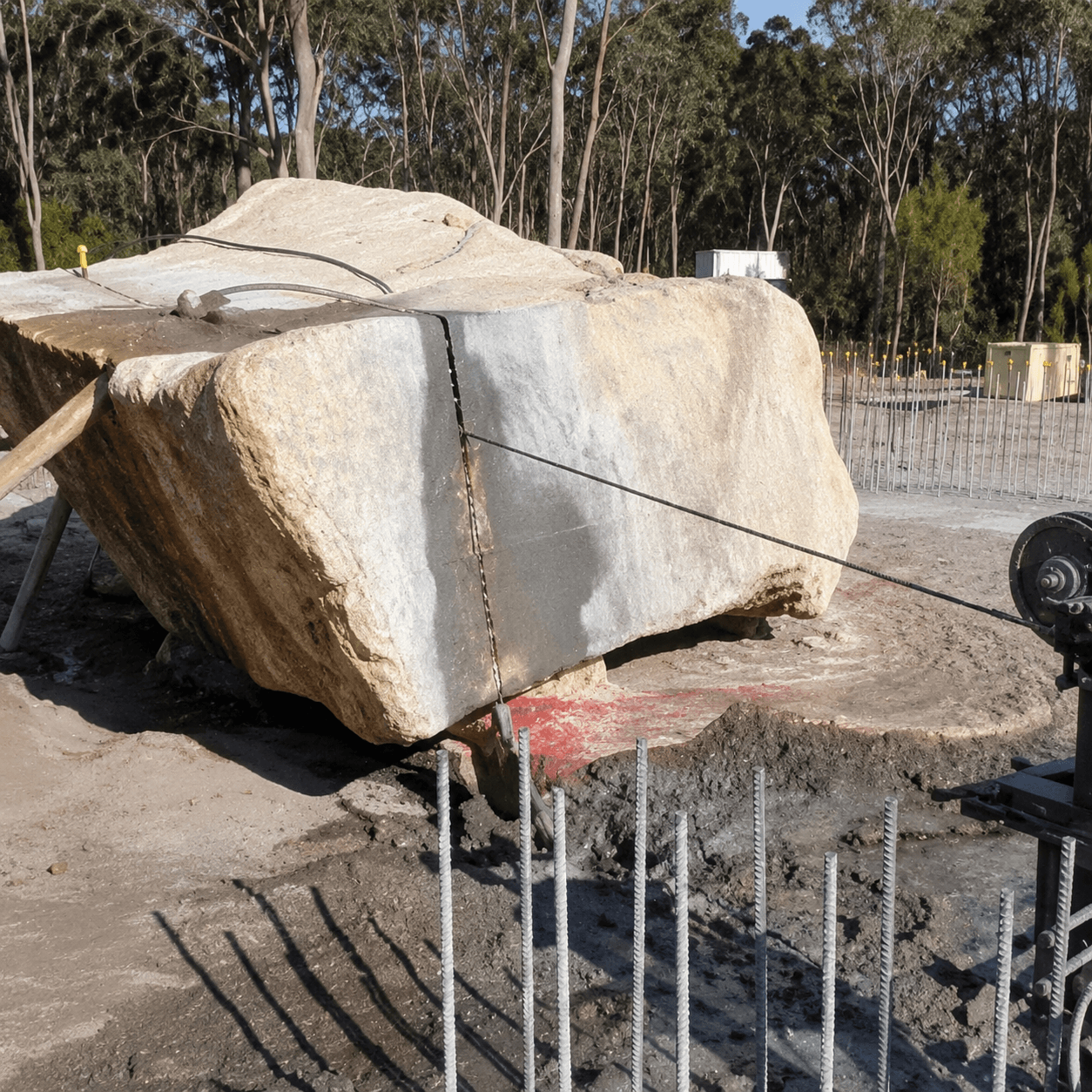 An image of stone cutting machinery.